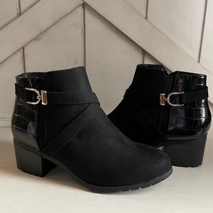 Karen Scott ankle booties